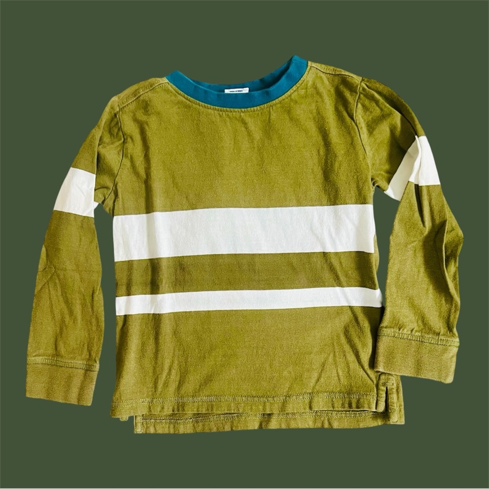 Kids 5 Graphic Long Sleeve Tees & 1 Short Sleeve Graphic Hoodie | 4T | Preowned - Picture 12 of 15